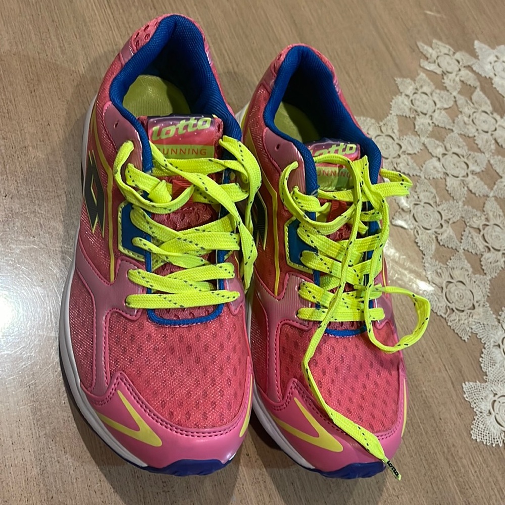 LOTTO pink women running shoes R3397